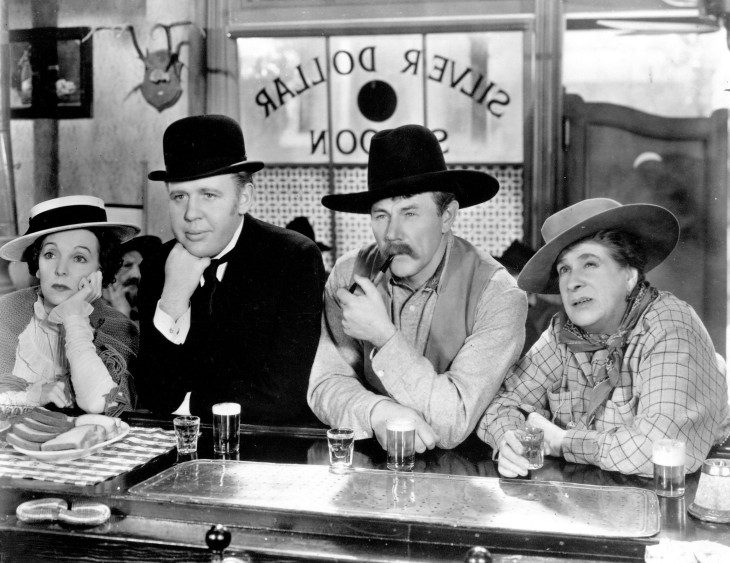 Zasu Pitts, Charles Laughton, Charles Ruggles and Maude Eburne in RUGGLES OF RED GAP (1935). 