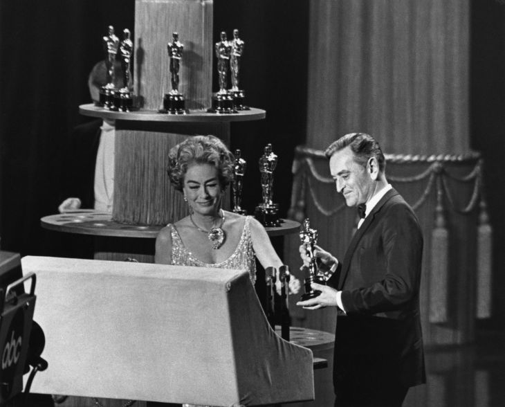 JOAN CRAWFORD ACCEPTS ACADEMY AWARD BEST ACTRESS 1962 FOR ANNE BANCROFT